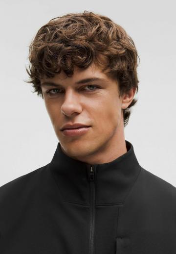 Спортивная куртка