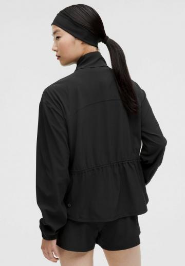 Спортивная куртка