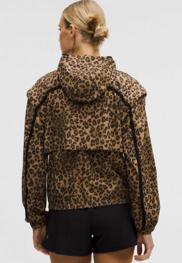 Спортивная куртка