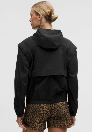 Спортивная куртка