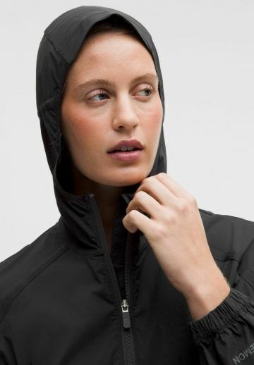 Спортивная куртка