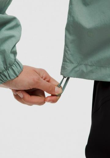 Спортивная куртка