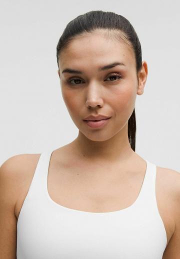 Спортивный бюстгальтер