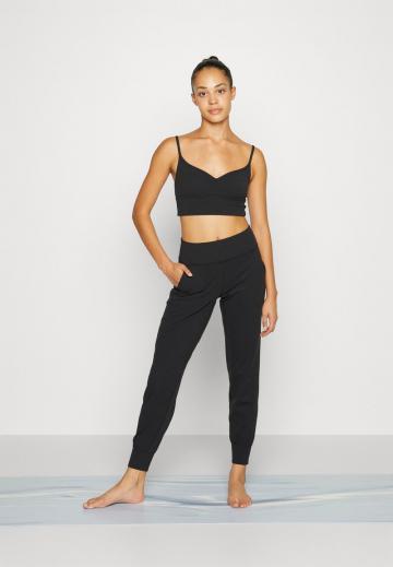 Бюстгальтер без косточек