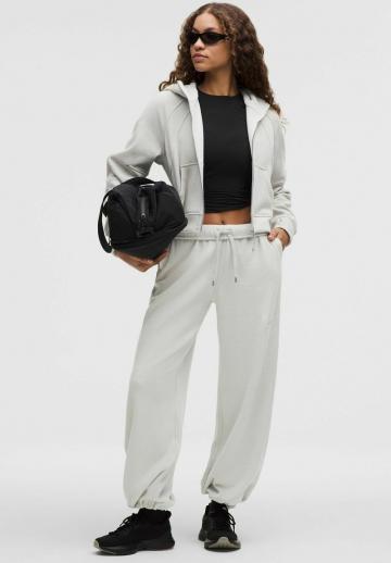 Спортивная толстовка