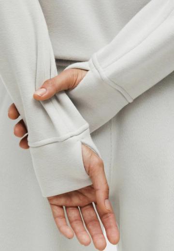 Спортивная толстовка