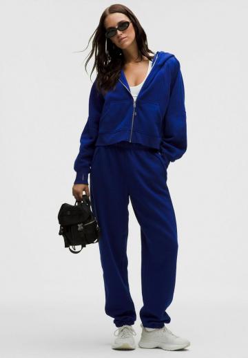 Спортивная толстовка