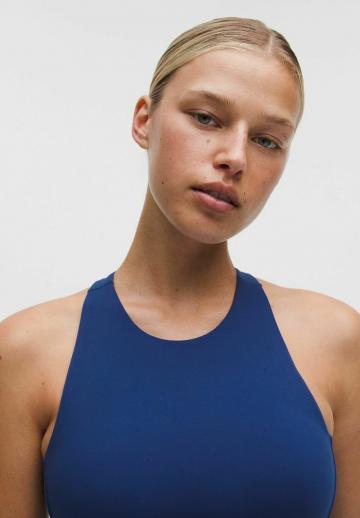 Спортивный топ