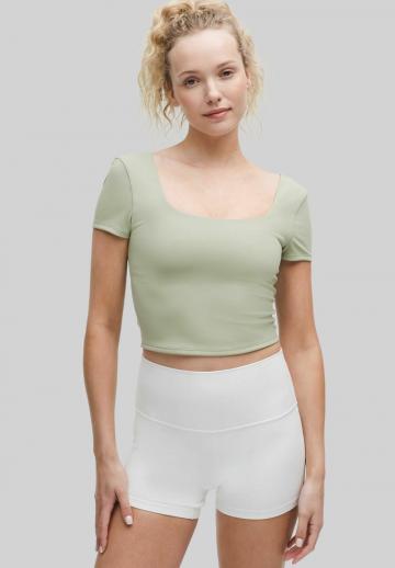 Спортивный топ