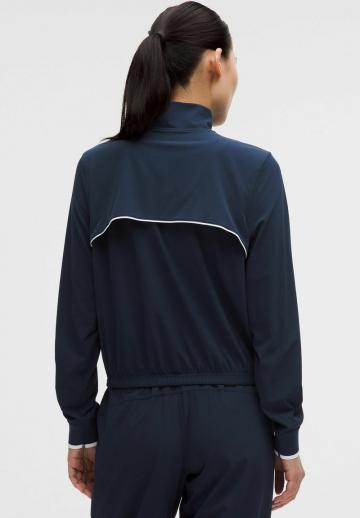 Спортивная куртка