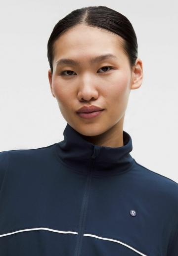 Спортивная куртка