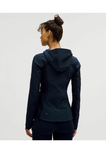 Спортивная куртка