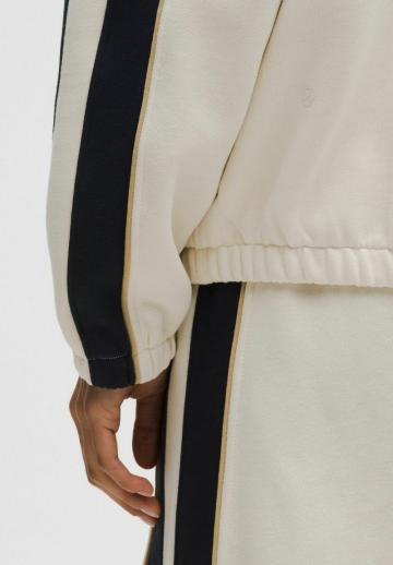 Спортивная куртка