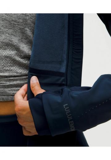 Спортивная куртка