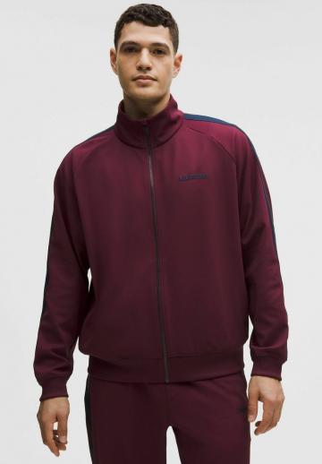 Спортивная куртка