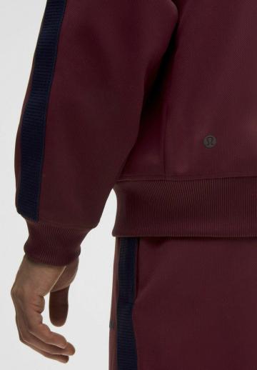 Спортивная куртка