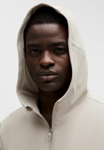 Спортивная куртка