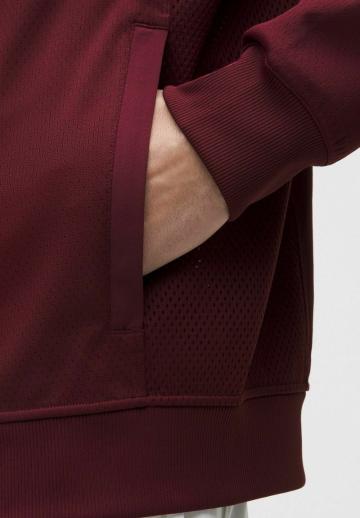 Спортивная куртка