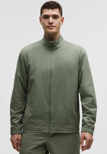 Спортивная куртка