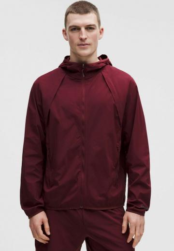 Спортивная куртка