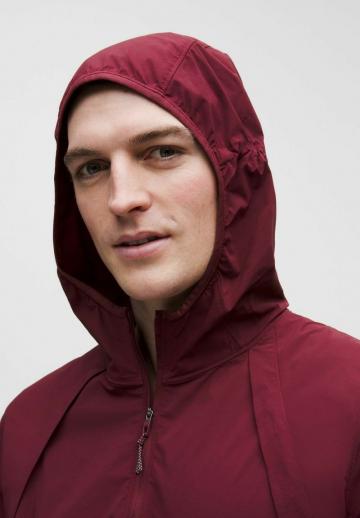 Спортивная куртка