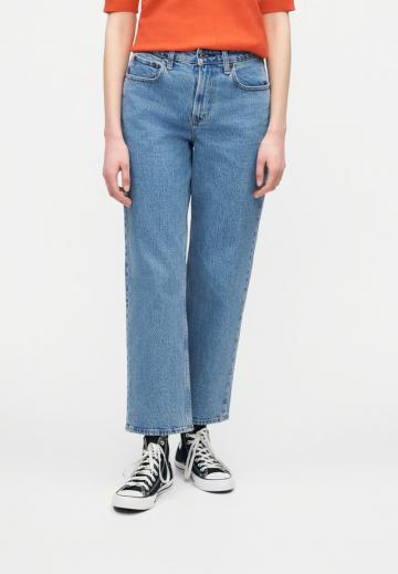 Прямые джинсы