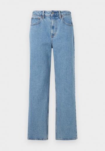 Прямые джинсы