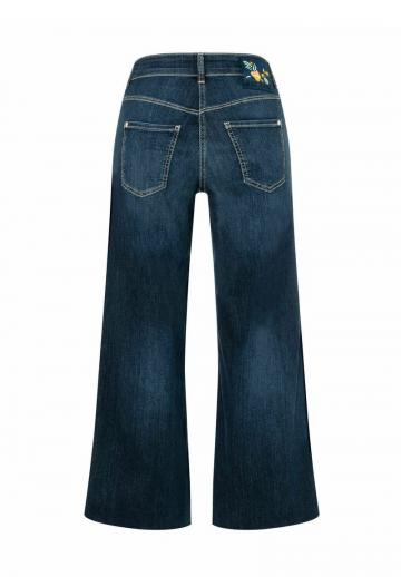 Короткие джинсы