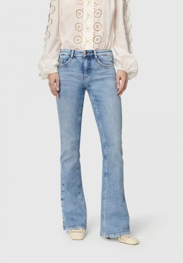 Клешеные джинсы