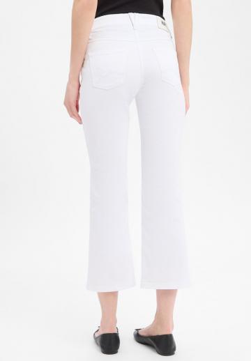 Короткие джинсы