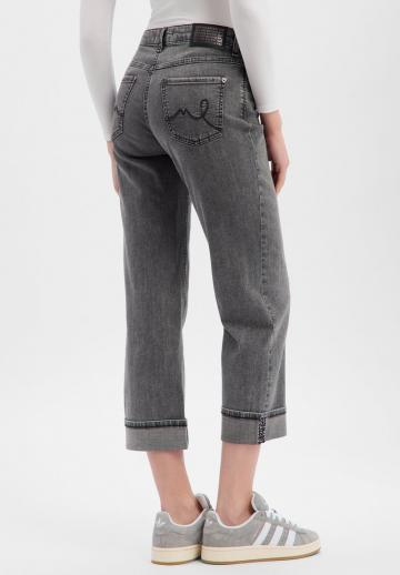 Короткие джинсы
