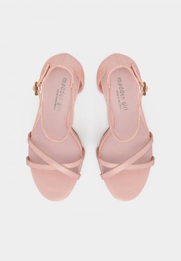 Босоножки на платформе