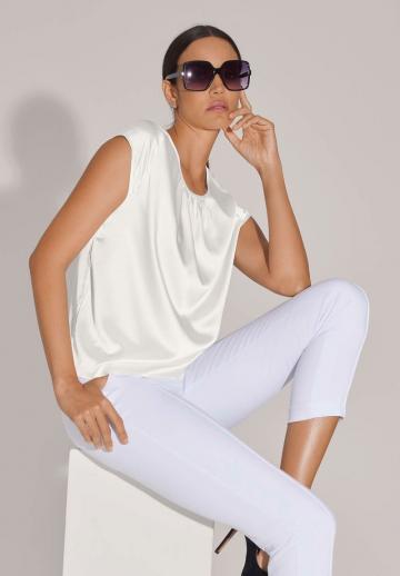 Атласная блузка