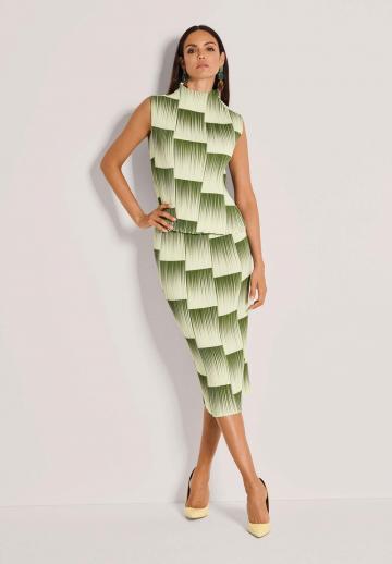 Блузка без рукавов