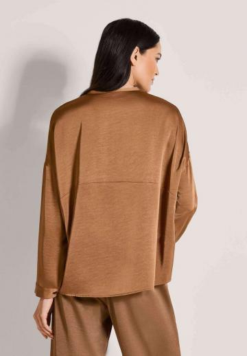 Атласная блузка