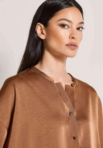 Атласная блузка