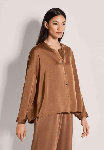 Атласная блузка