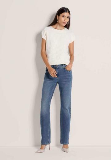 Прямые джинсы