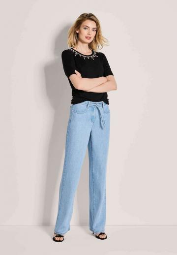 Прямые джинсы