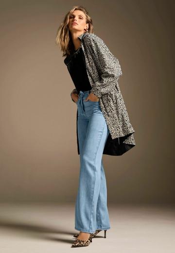 Прямые джинсы