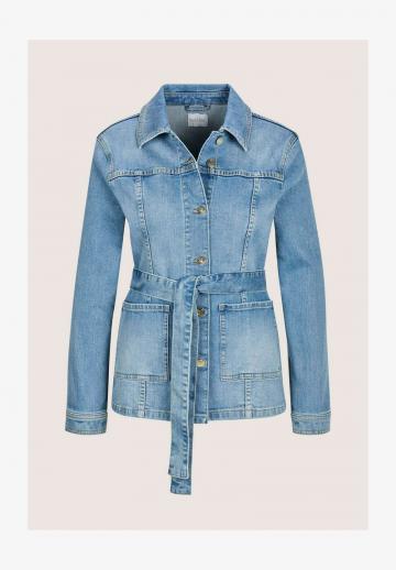 Джинсовая куртка