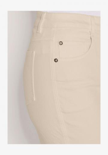 Короткие джинсы