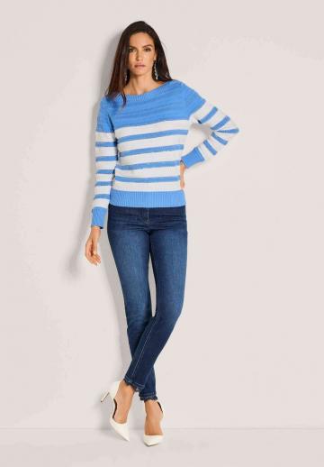 Пуловер в полоску