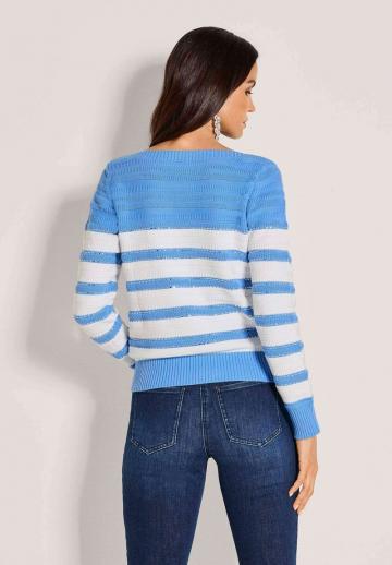 Пуловер в полоску