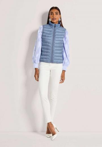 Пуховой жилет