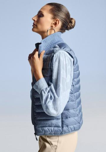 Пуховой жилет