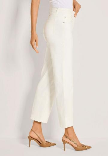 Короткие джинсы