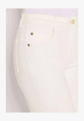 Короткие джинсы