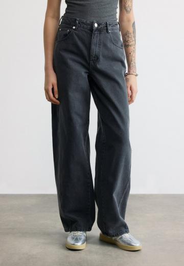 Свободные джинсы