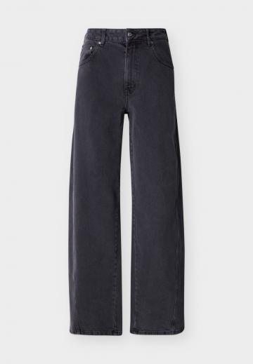 Свободные джинсы